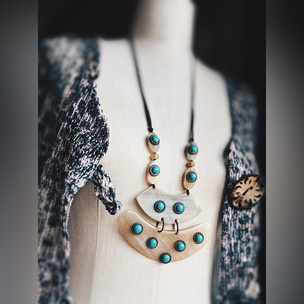 OOAK Upcycled 70s Vintage Statement Necklace - Faux Turquoise & Rustic Metal - Picture 8 of 10